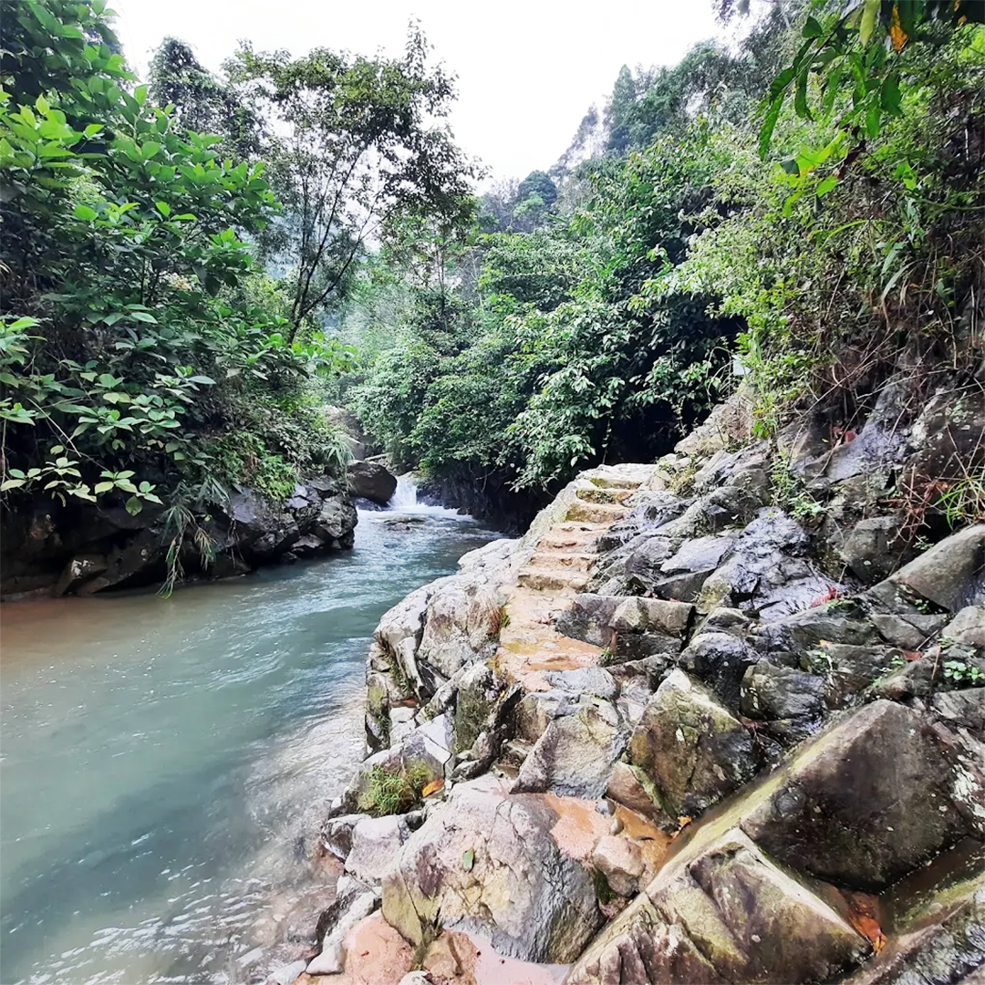 Trek Ekstrem ke Curug Cibaliung